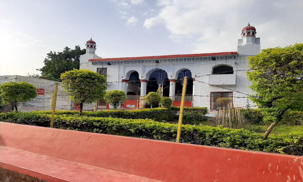 hotel near Robber's Cave Dehradun