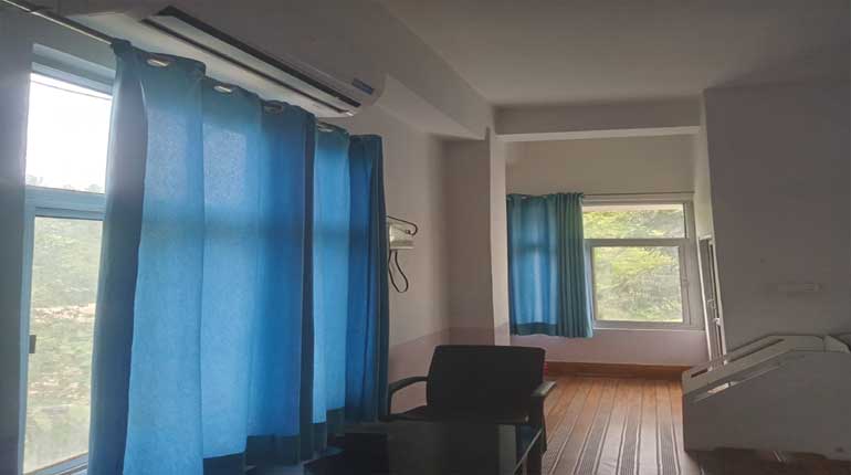 Dehradun hotel near Railway Station for short stays