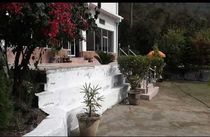 Affordable hotel near Ballupur Chowk Dehradun